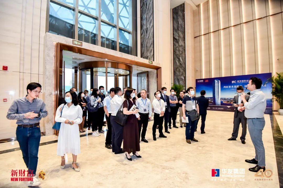 解析香港与澳门天天彩资料，精选解析、解释与落实策略在生产领域的应用